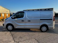 VAUXHALL VIVARO