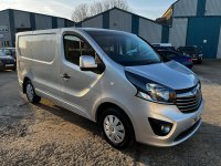 VAUXHALL VIVARO
